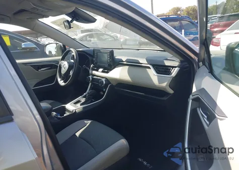 2020 Toyota Rav4 Xle z USA, uszkodzony, nr VIN 2T3W1RFV8LC060298